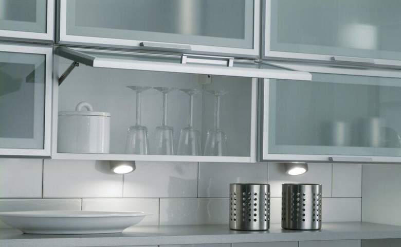 Aluminium Kaca Bening