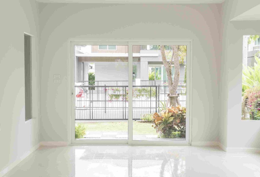 Jadi Primadona! Ternyata Ini Sederet Manfaat Pakai Pintu Aluminium Kaca