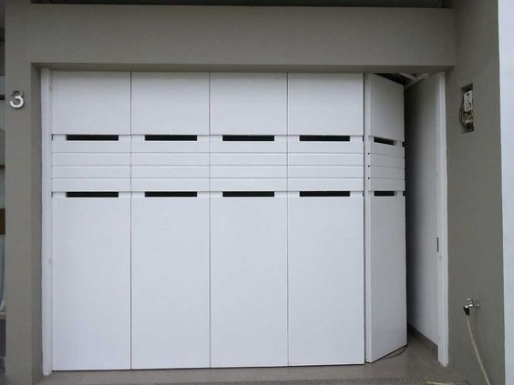 Pintu Garasi Lipat Besi