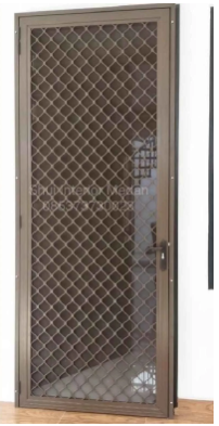 Pintu dengan Kasa Magnet